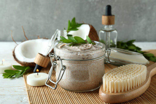 Odkryj tajemnicę promiennej skóry z naturalnymi peelingami i scrubami!